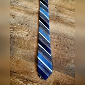 VAN HEUSEN MENS  NECKTIE